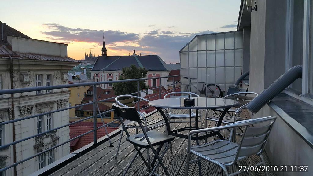 Apartments Vorsilska Praag Buitenkant foto